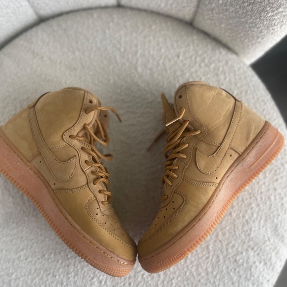 Nike Air Force 1 High Tops in Brown - Picture 2 of 7